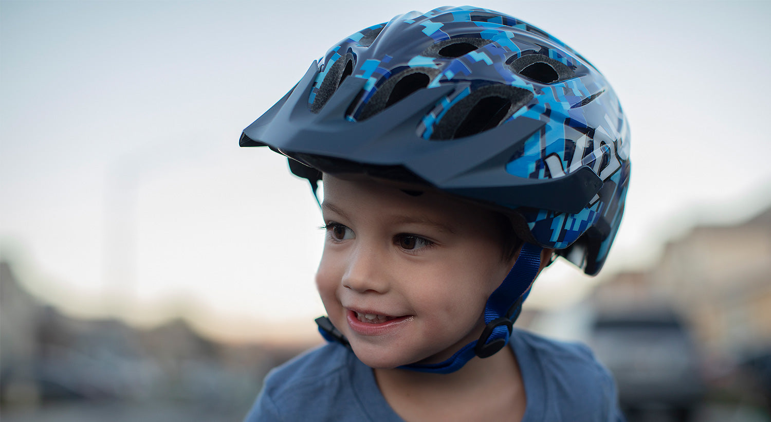 HELMET KALI CHAKRA YOUTH SOLID GLOSS BLUE - Solon Bicycle - The ...